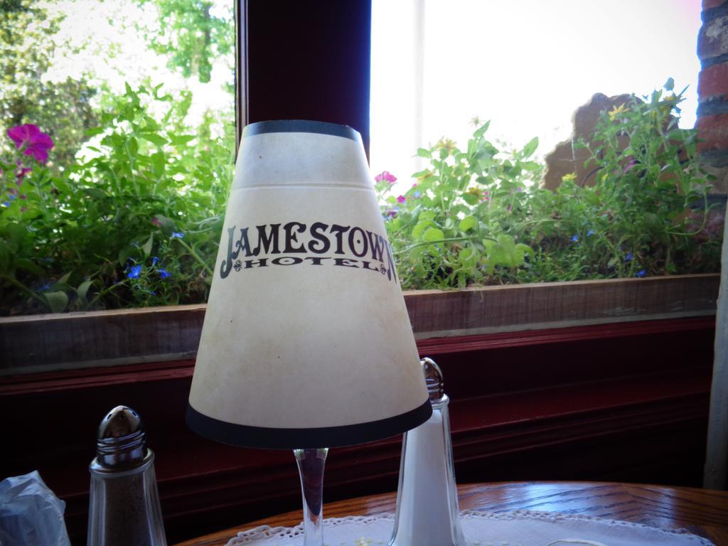 Jamestown Hotel ภายนอก รูปภาพ