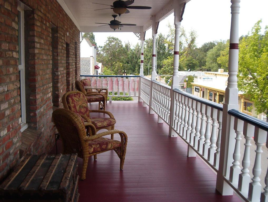 Jamestown Hotel ภายนอก รูปภาพ