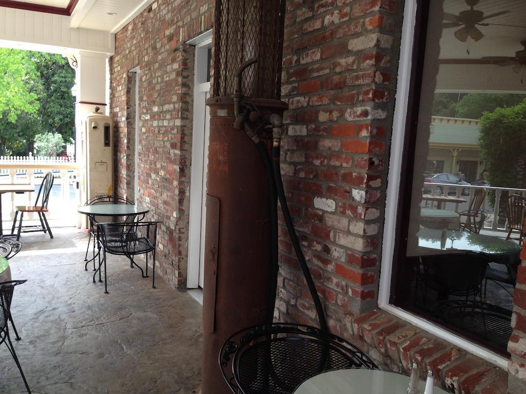 Jamestown Hotel ภายนอก รูปภาพ